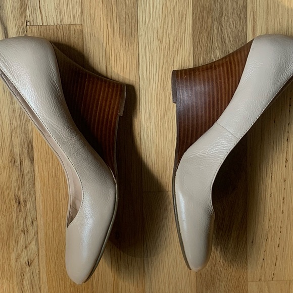 BR Wedge Heel - Picture 2 of 3